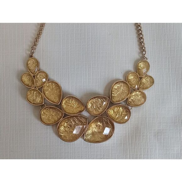 Gold Toned Teardrop Foil Cluster Single Strand Metal Statement Style Necklace - Picture 4 of 12